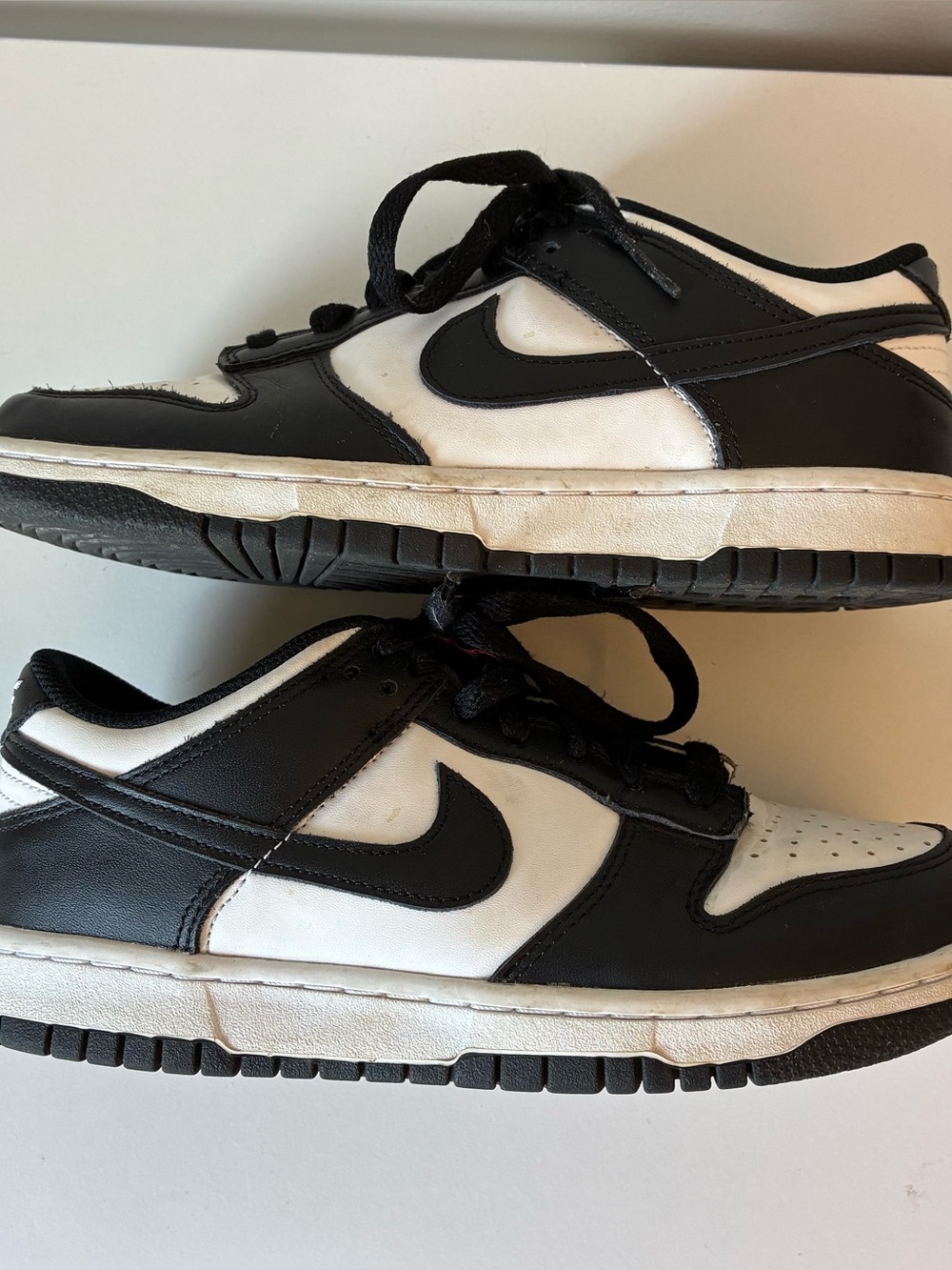 Nike Dunk Low Shoes Youth Size 6Y
Black White Panda Sneakers
CW1590-100 - Picture 6 of 8